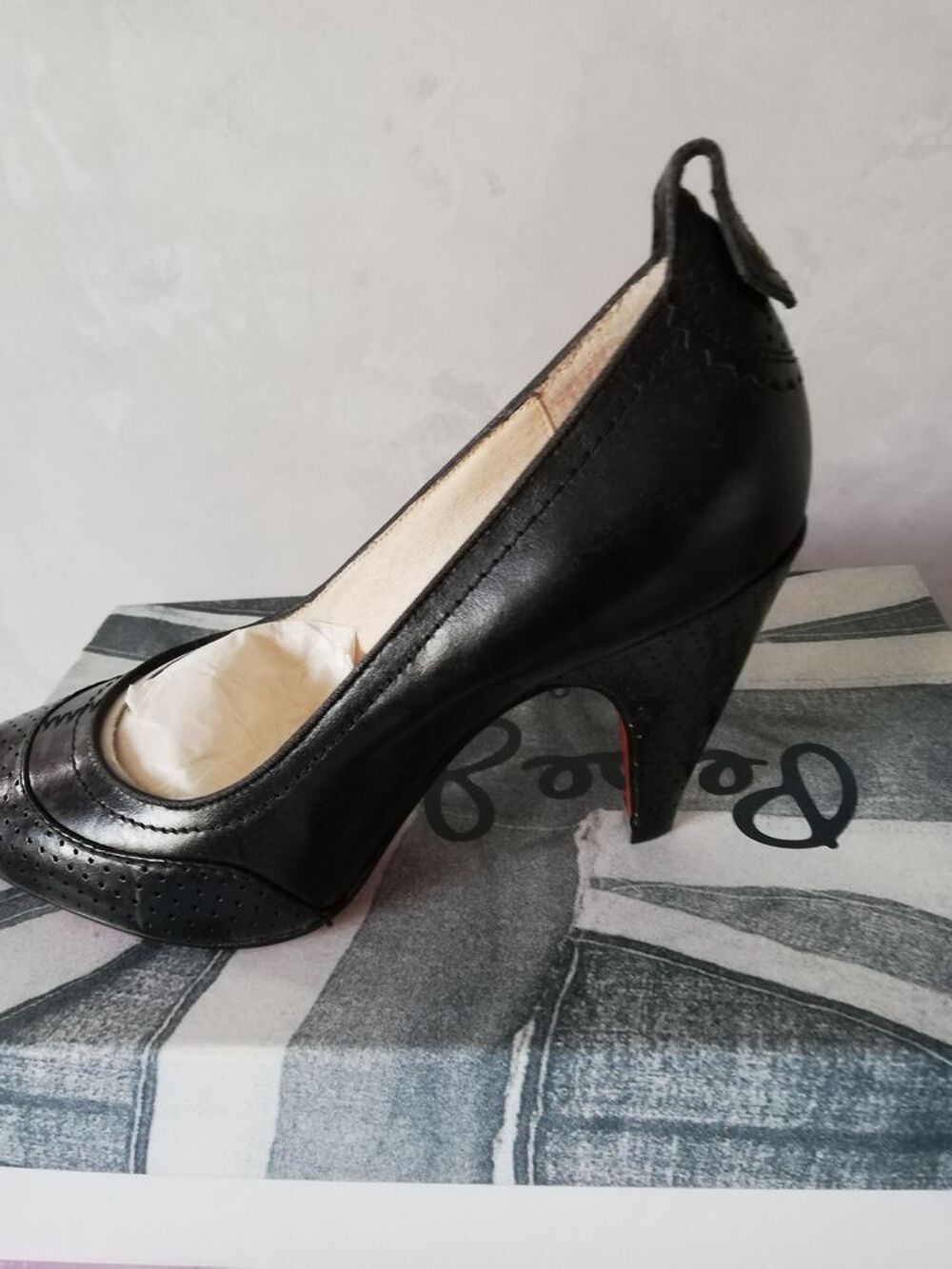 Important stock Chaussures neuves femme point. 37 Chaussures