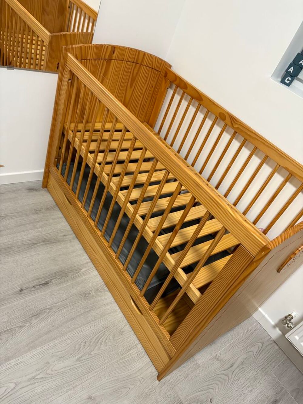 chambre b&eacute;b&eacute; compl&egrave;te bois lit table &agrave; langer Meubles