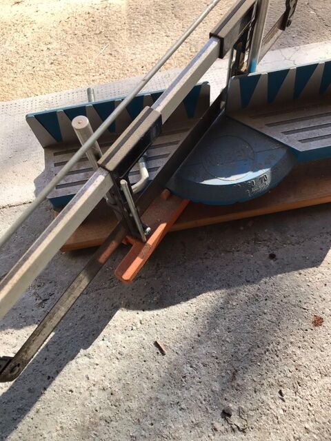 Scie � onglet NOBEX 0 Saint-Michel-de-Llotes (66)