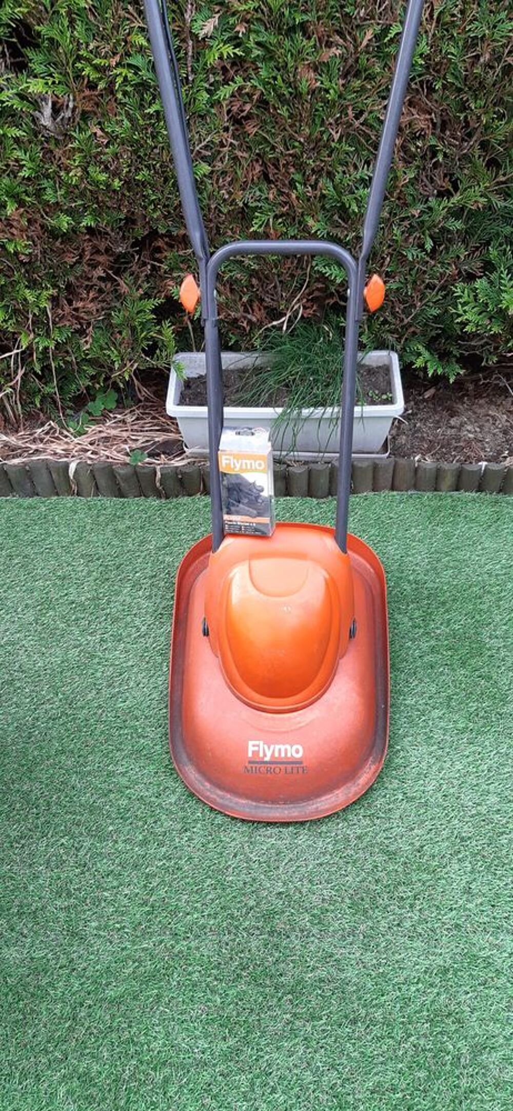 Tondeuse &eacute;lectrique FLYMO Microlite Jardin