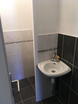 Appartement à louer 4 pièces 103 m²