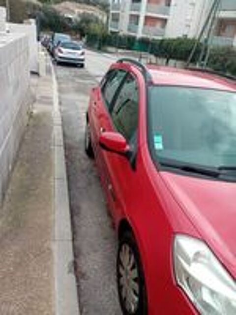 Clio III Estate Clio Estate III dCi 85 eco2 Business 2011 occasion 83640 Saint-Zacharie