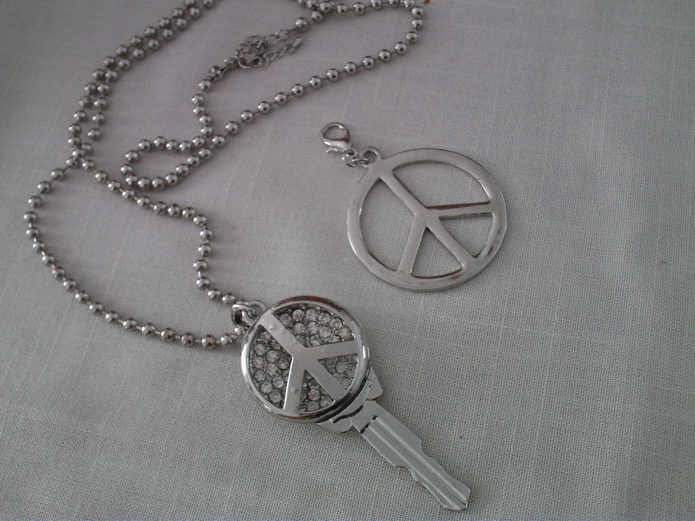 Cinq ensembles de jolis bijoux N&deg; 1375 Bijoux et montres