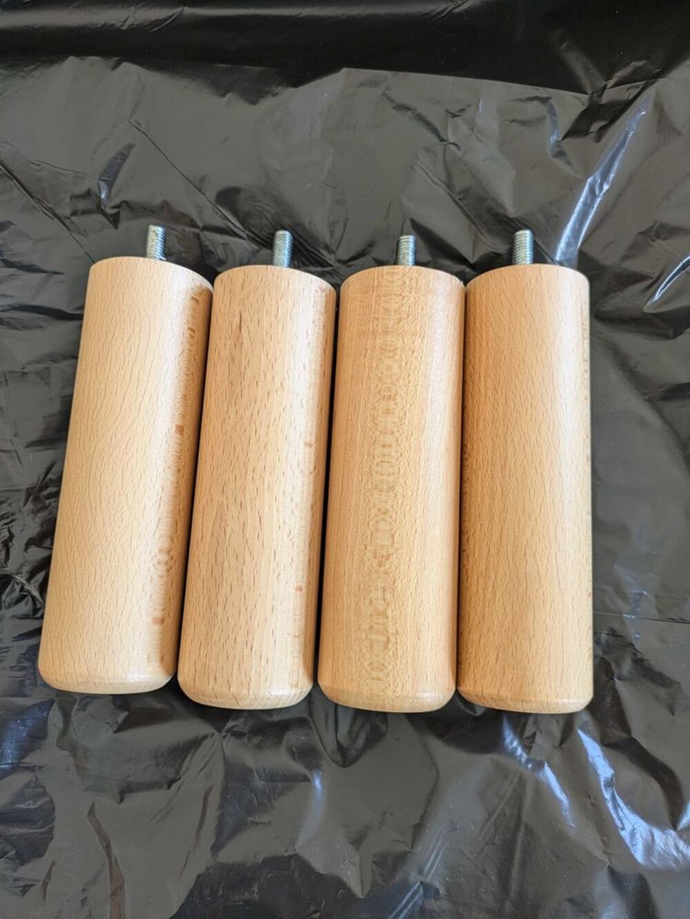 1 lot de 4 pieds de sommier Meubles