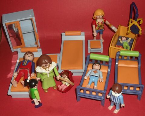 Playmobil chambre  coucher et personnages. 15 Montreuil (93)