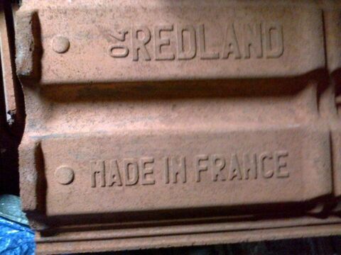 D�barrasse gratuitement Tuiles REDLAND - 04 (b�ton)  0 Suzannecourt (52)