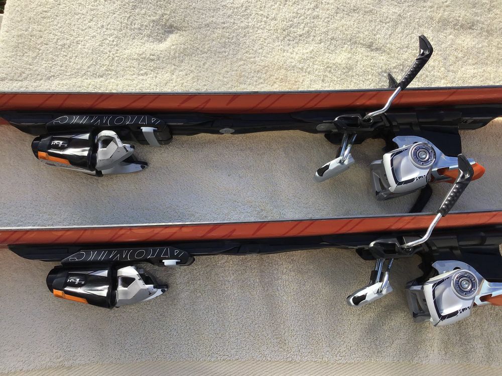 Skis de piste et chaussures Sports
