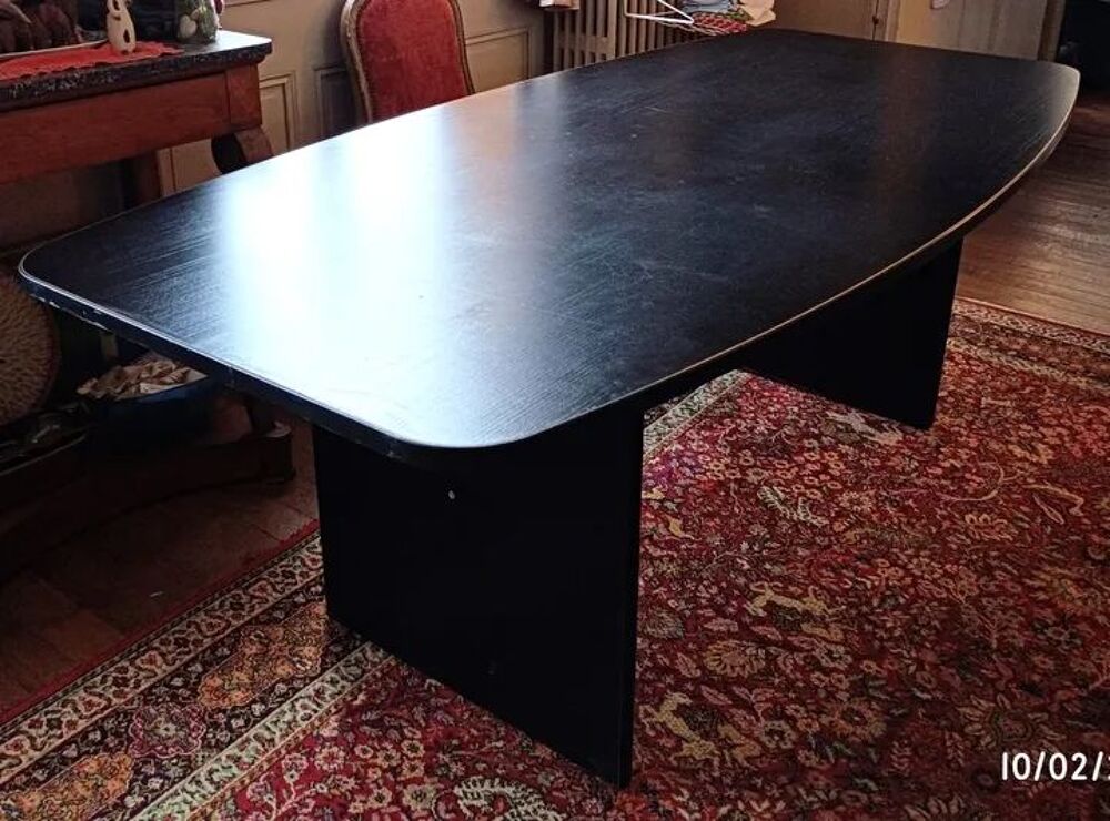 Grande table de bureau (ou salle &agrave; manger) noire en bois Meubles