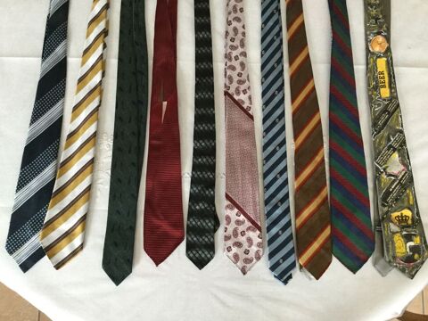 Lot de 10 cravates vintage  90 Nimes (30)