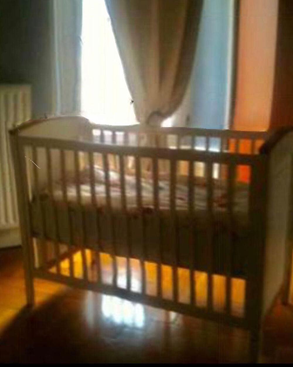 Lit b&eacute;b&eacute; + sommier, matelas et commode Meubles
