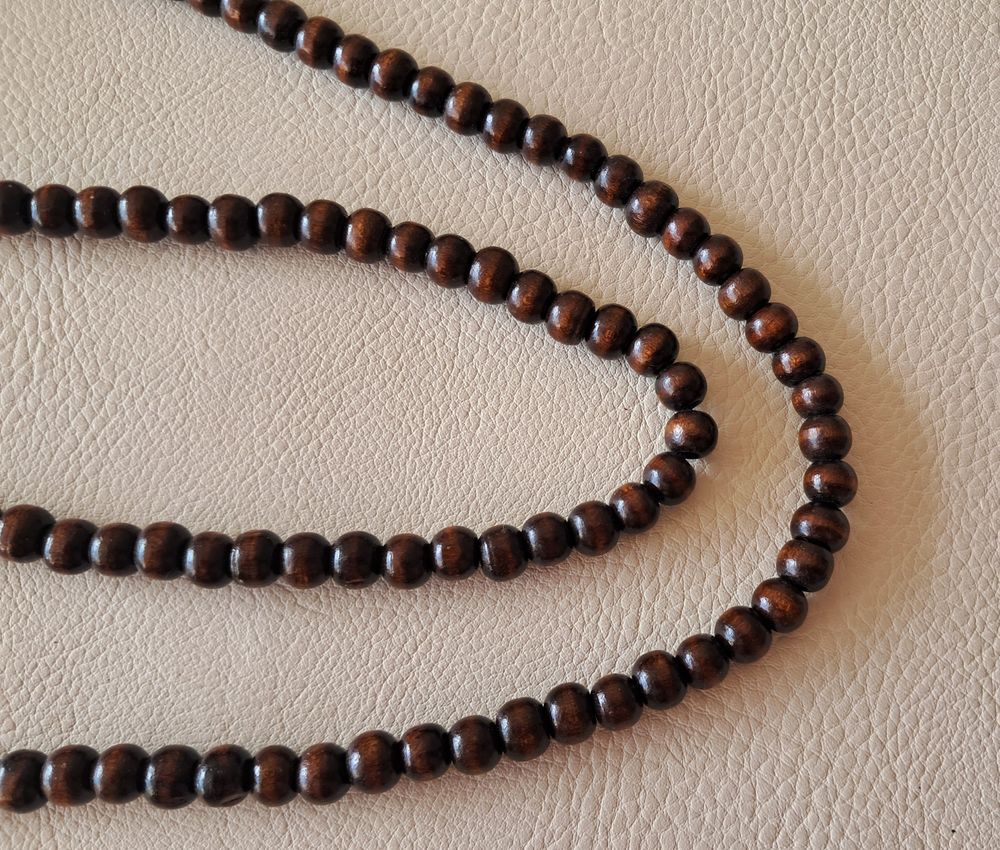 collier de perles en bois diam&egrave;tre 5 mm longueur 42 cm Bijoux et montres