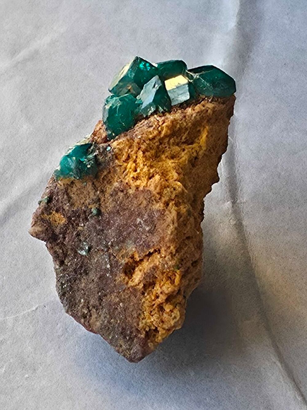 Magnifique Dioptase sur matrice naturelle-Katanga RDC 19g 