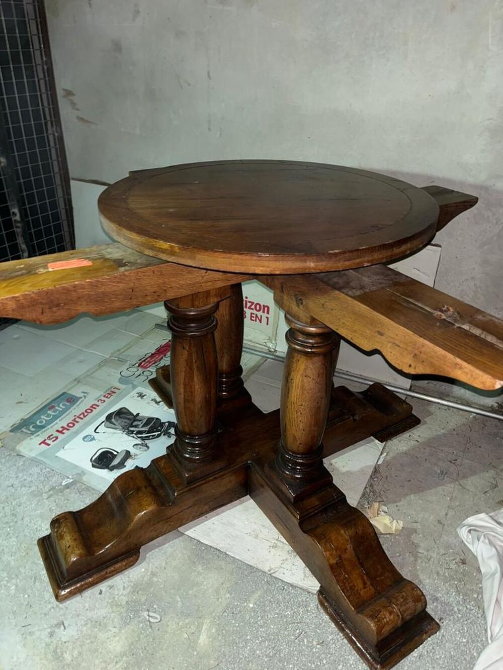 Table ronde bois marron+ chaises Meubles