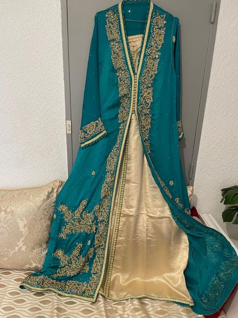 Ensemble 3 pi&egrave;ces haute couture / tissu Sarrir / taille XL Vêtements
