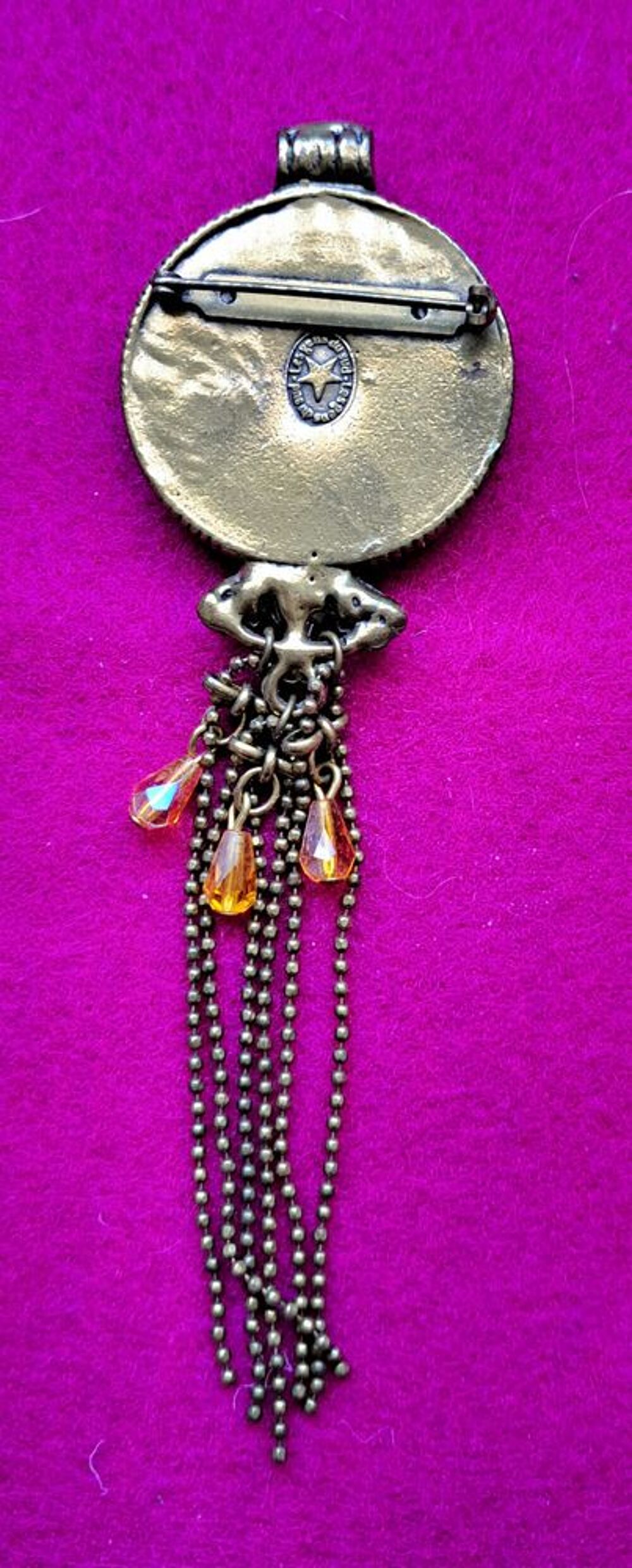 Broche fantaisie Bijoux et montres