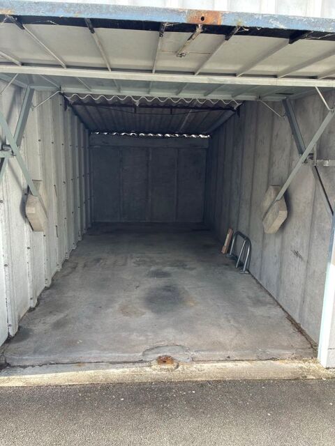  Parking / Garage � louer 13 m� Bourges