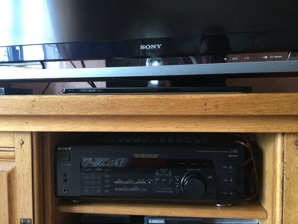T&eacute;l&eacute;viseur de marque Sony LG avec Home Cin&eacute;ma 
Audio et hifi