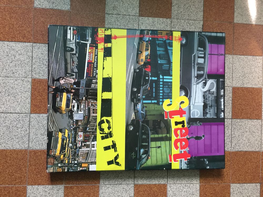 UN TABLEAU MURAL STREET CITY DIAMETRE 40 X 40 CM Décoration