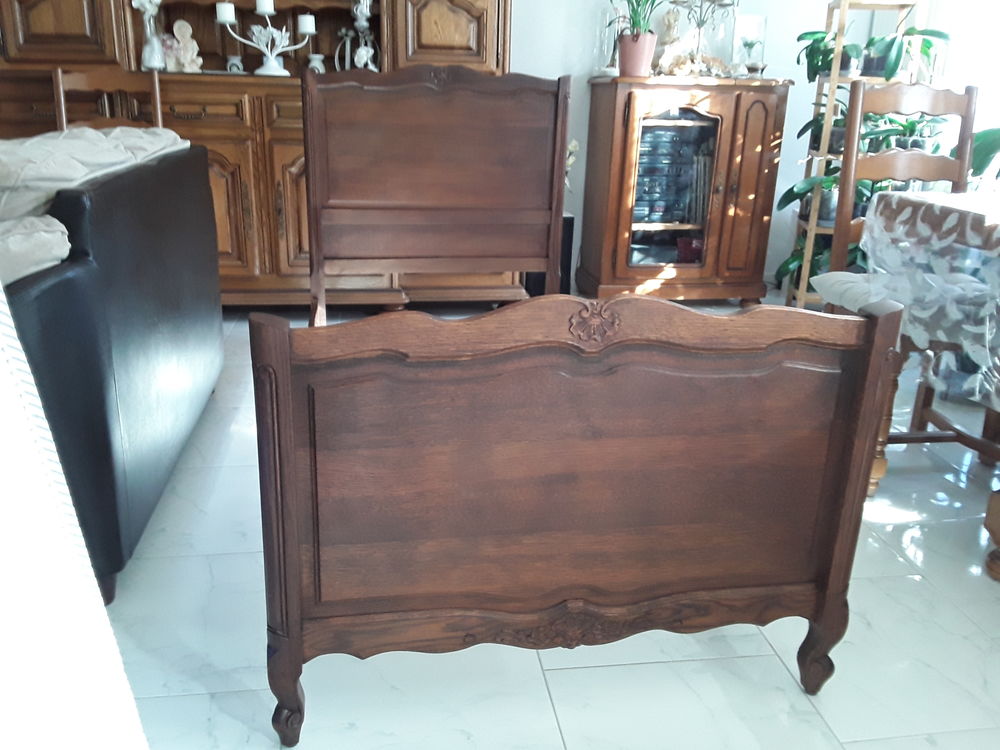 Lit ancien avec matelas NEWTOTEM et sommier &agrave; ressort Meubles