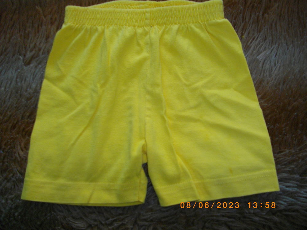 Ensemble tee-shirt et short jaune - Taille : 18 mois Puériculture