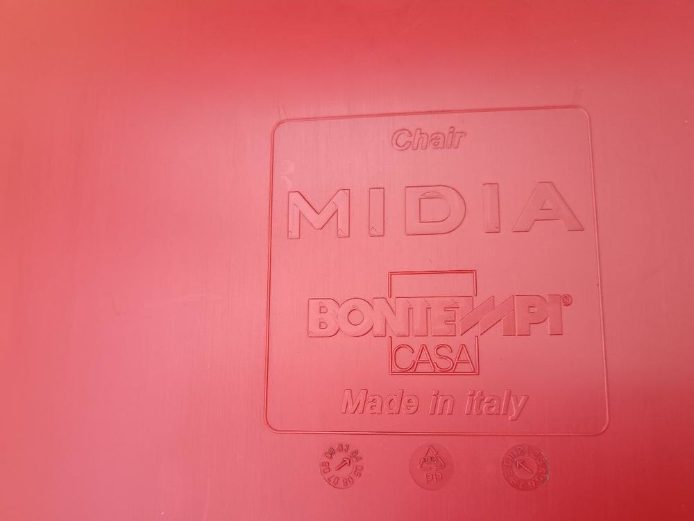 Chaises rouges Midia du fabricant italien Bontempi Casa Meubles