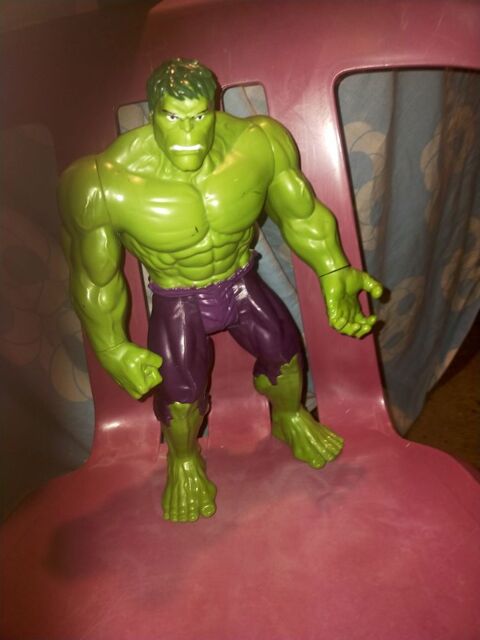 figurine HULK
5 Mirecourt (88)