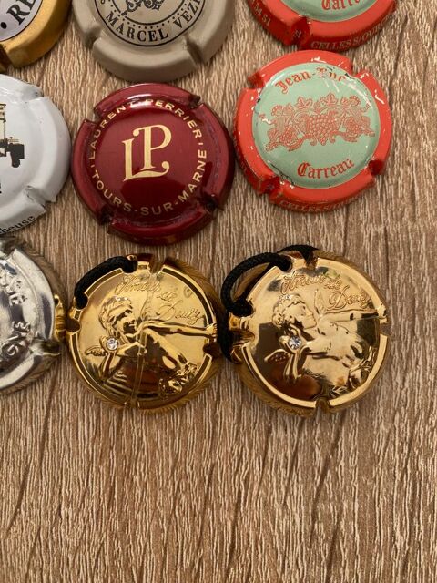 Lot de 20 capsules de champagne ? Mo�t & Chandon, Deutz etc. 35 �pagny Metz Tessy (74)