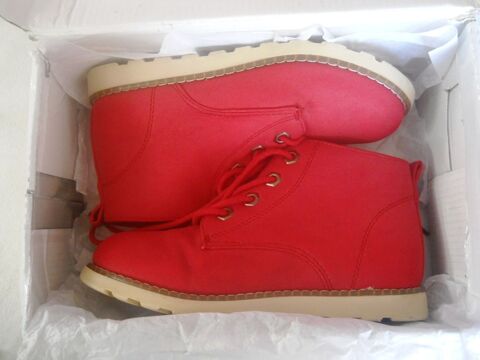 CHAUSSURES MONTANTES pointure 34 NEUVES 15 Aubervilliers (93)