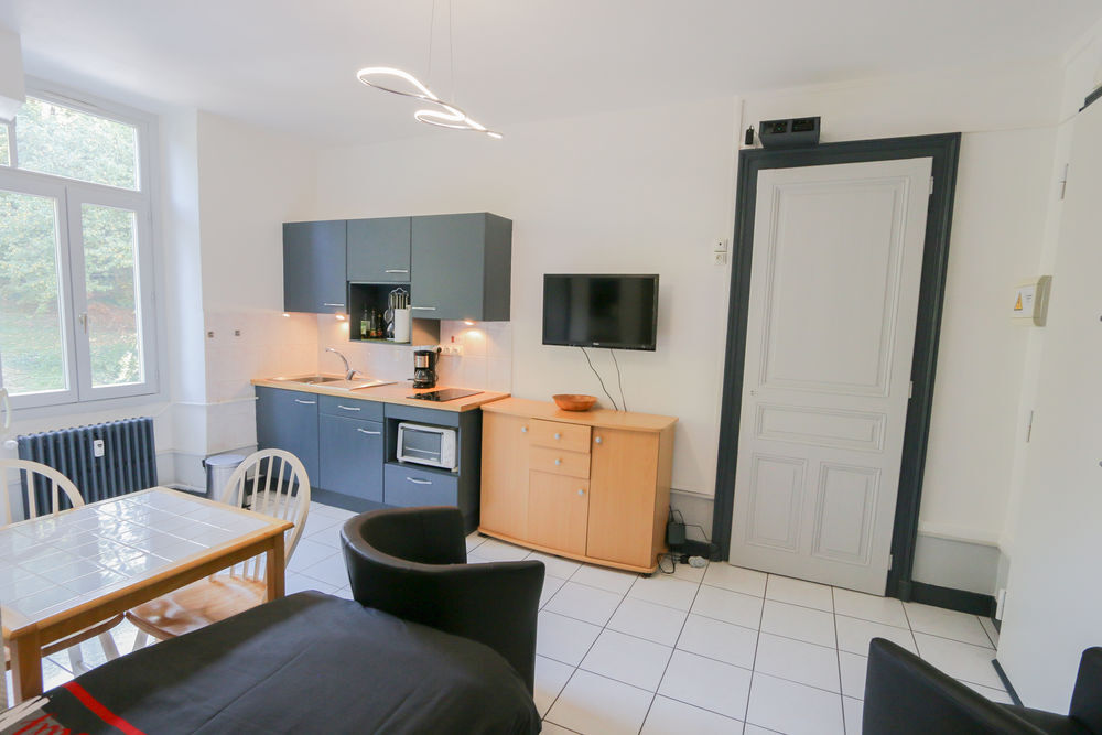   Studio ideal curiste/touriste refait  neuf au calme tage  Rhne-Alpes, Aix-les-Bains (73100)