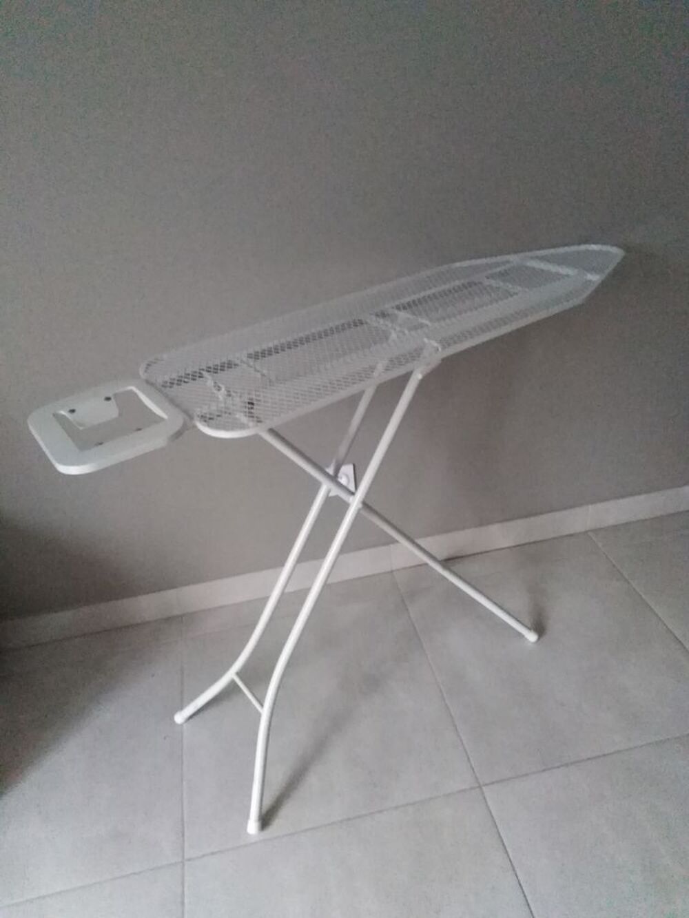 table &agrave; repasser Meubles