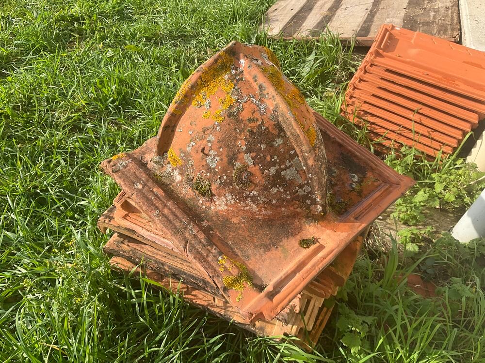 Tuiles chati&egrave;res de s&eacute;choir &agrave; tabac + pr&eacute;linteaux b&eacute;ton Bricolage