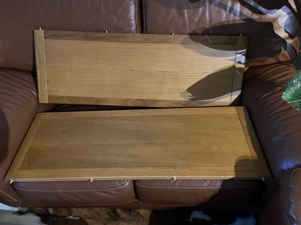 table chene massif avec 6 rallonges 
comme neuve 4.50 Meubles