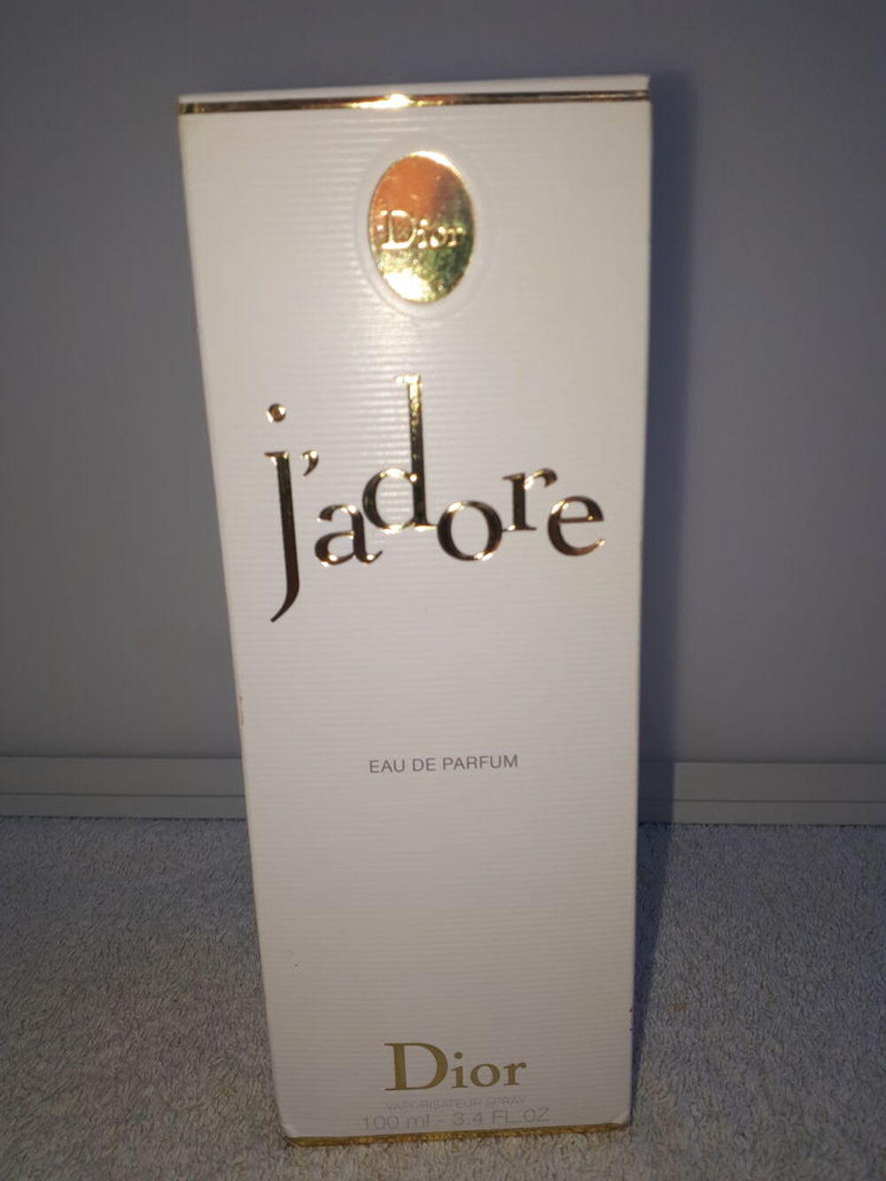 Flacon 100 ml eau de parfum DIOR dans son coffret neuf 