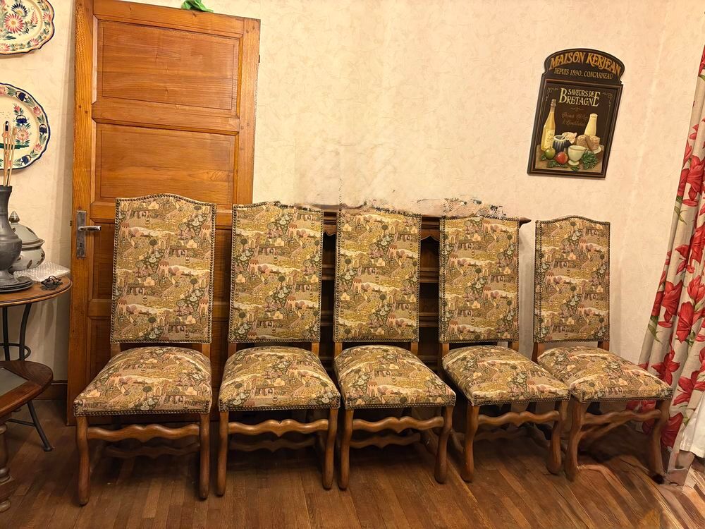 lot 5 chaises style Louis Xlll Meubles