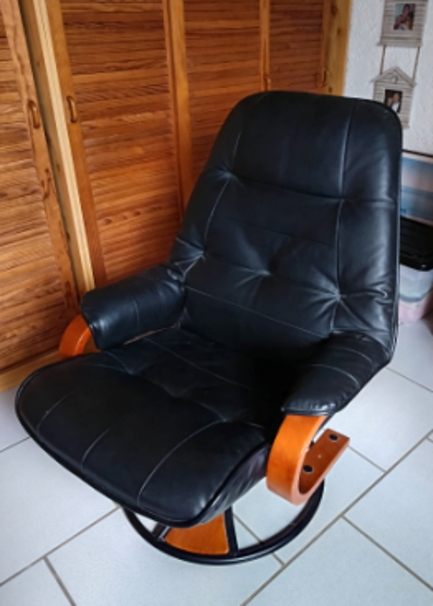 , fauteuil en simili noir Pradons (07)