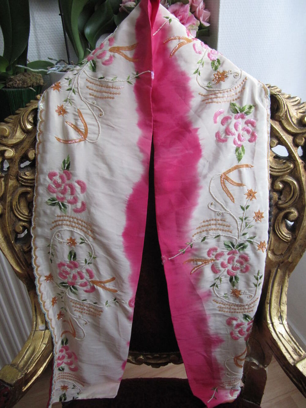 Echarpe soie vintage
Vêtements