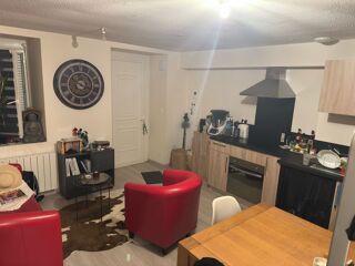 Location Appartement Lioujas . Appartement T3 La loubière
