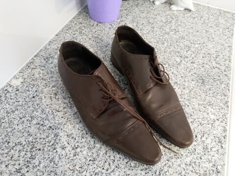 Chaussures en cuir Zara
28 Melun (77)