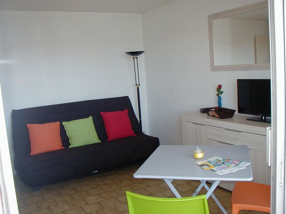 Location Appartement STUDIO meublé 24 m² av ptite chbre 09/26 à 06/27, park, pisc La seyne-sur-mer