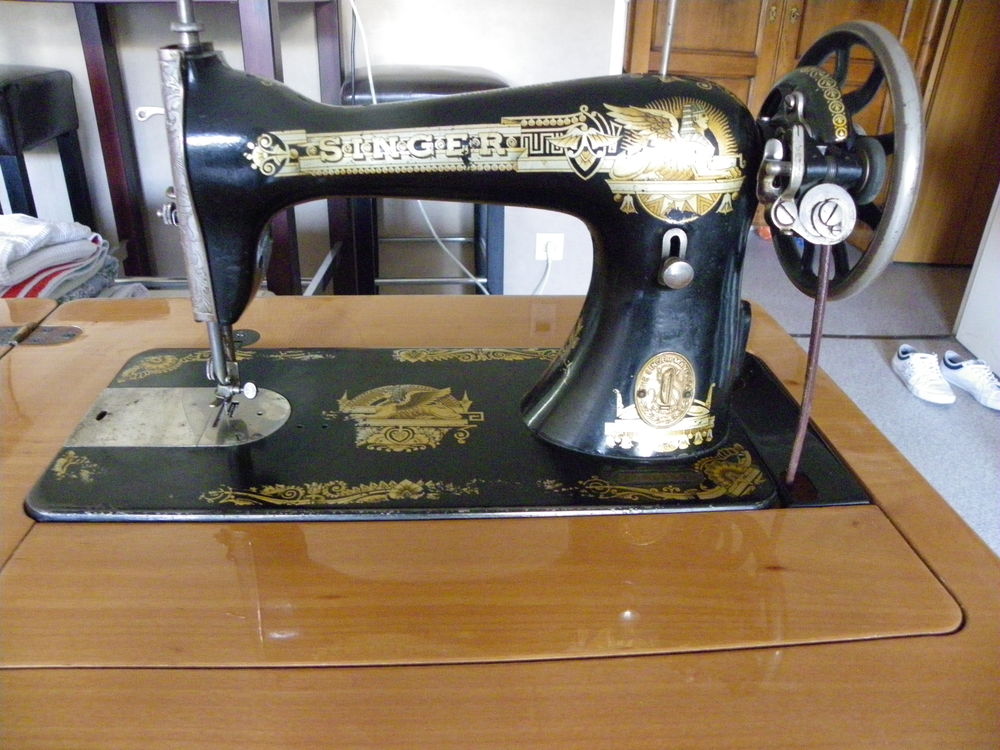 Ancienne Machine a coudre SINGER Electroménager