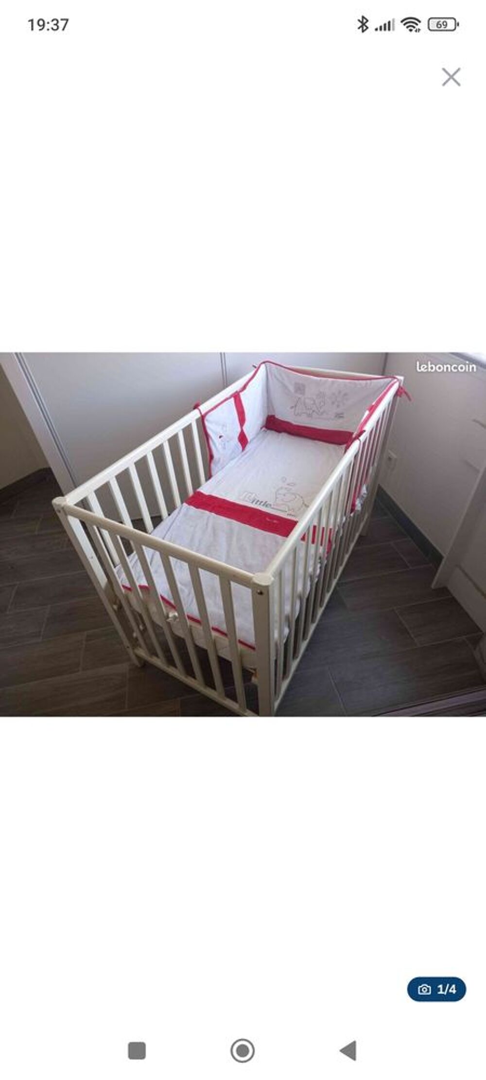 Lit b&eacute;b&eacute; &agrave; barreaux blanc et nurserie Puériculture