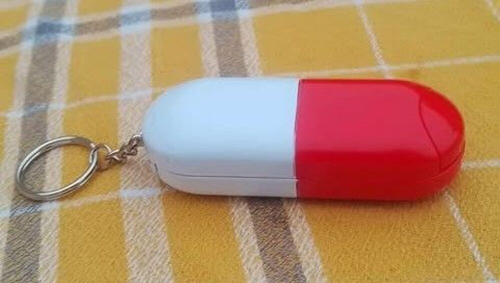Porte-cl&eacute;s : Coupe M&eacute;dicament avec son Pilulier - Neuf Cuisine