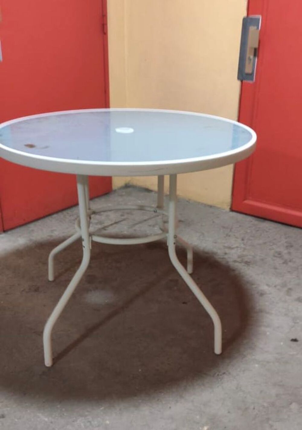 une table Meubles