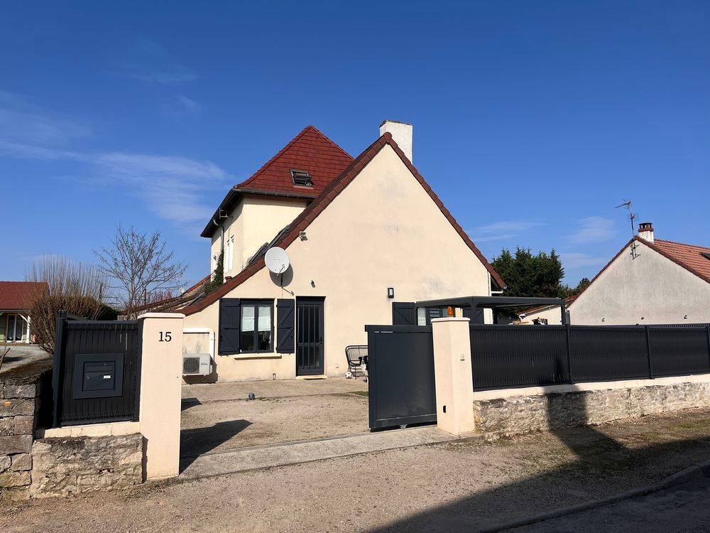 Vente Maison Maison 70 m² avec jardin, pergola et dépendance €