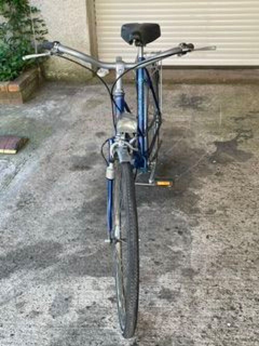 V&eacute;lo de ville bleu cadre bas Vélos