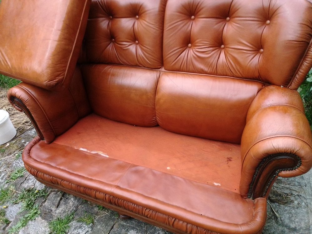 SALON canap&eacute;2 + 2 fauteuils cuir Meubles