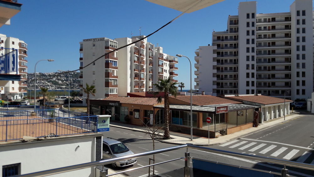  T3 vue mer Climatisé 70 m de la plage Espagne, rosas