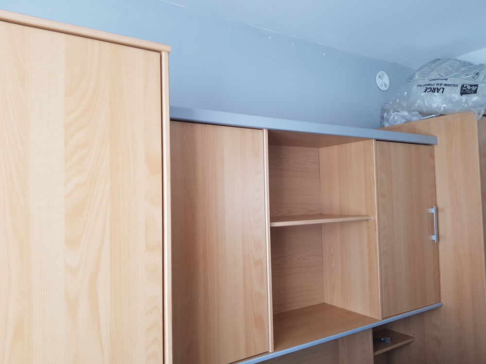 Lit combin&eacute; : meuble pont (armoire) + matelas et sommier Meubles