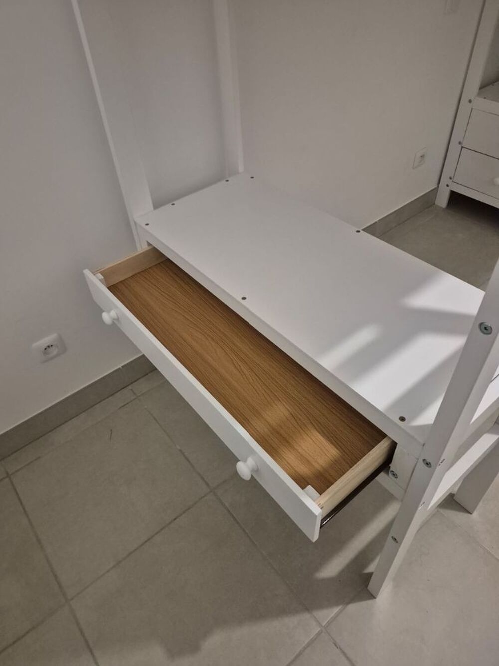 Lit simple sur&eacute;lev&eacute; Mobilier enfants
