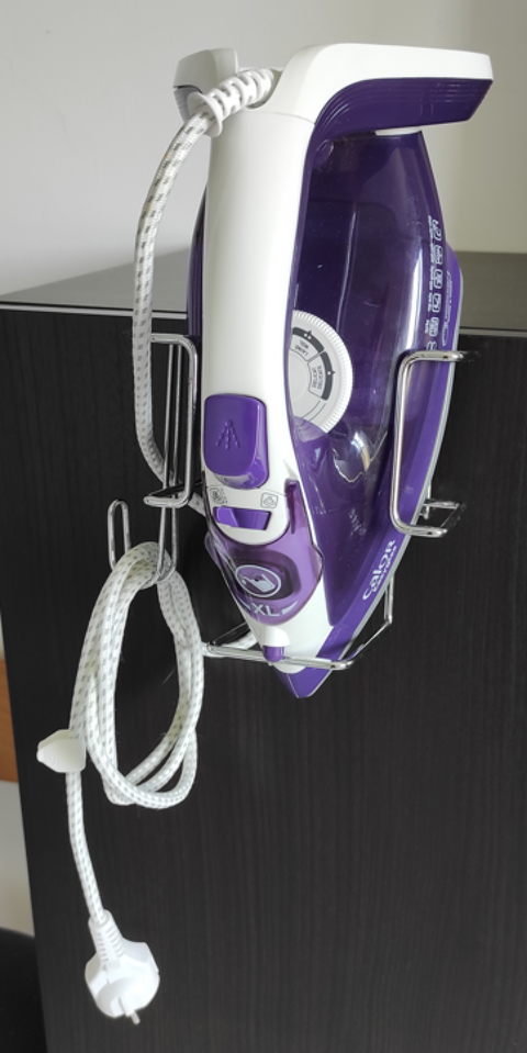 Support fer � repasser mural  3 Metz (57)